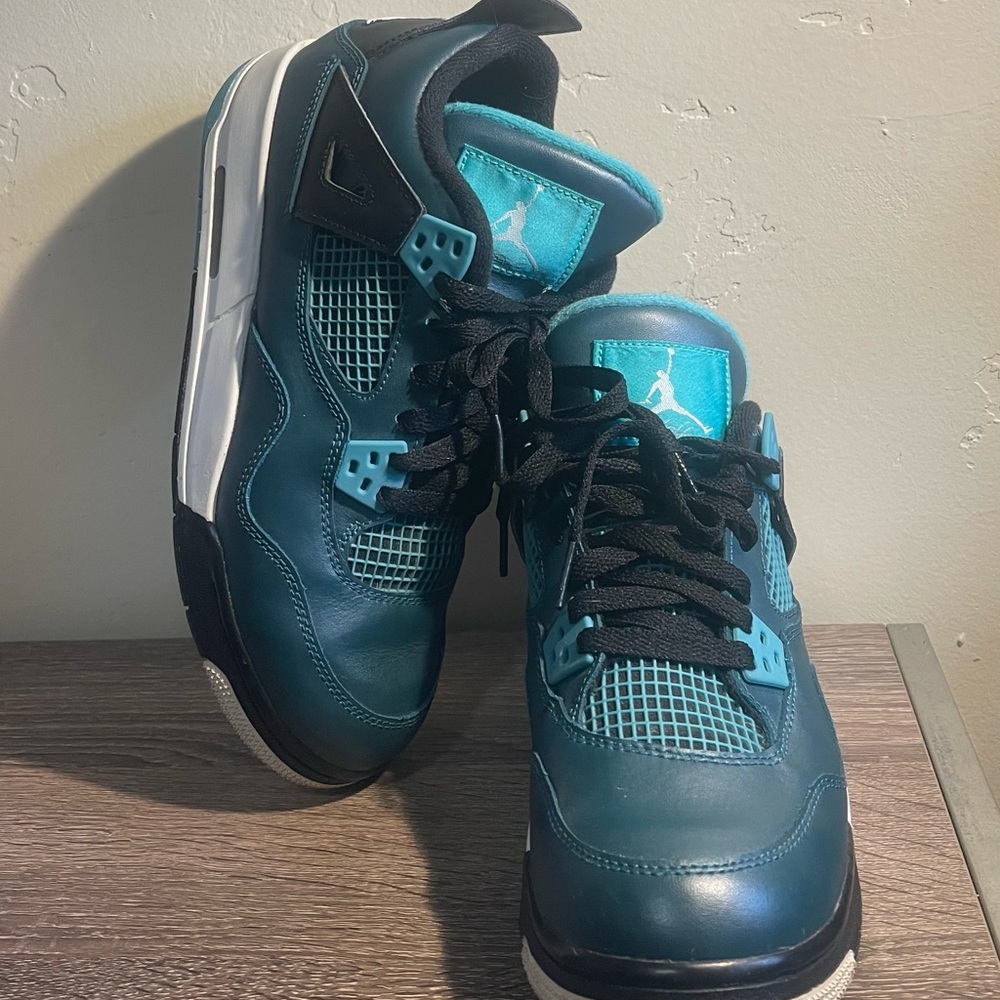 Jordan 4 Retro